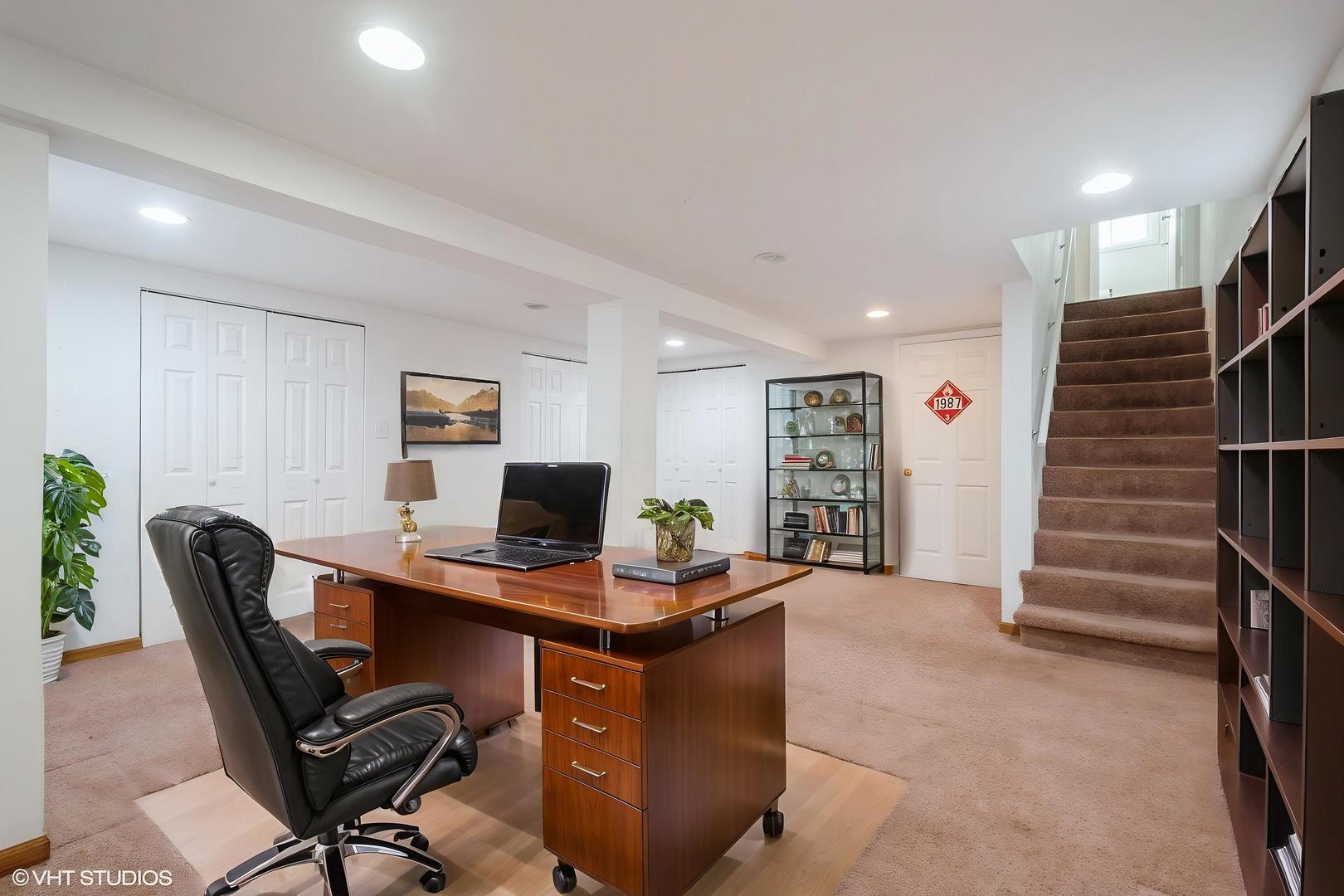 326 Skokie Ct Property Photo 10