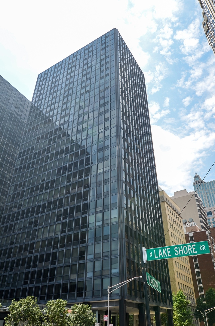 910 N Lake Shore Drive 1216 Property Photo 1