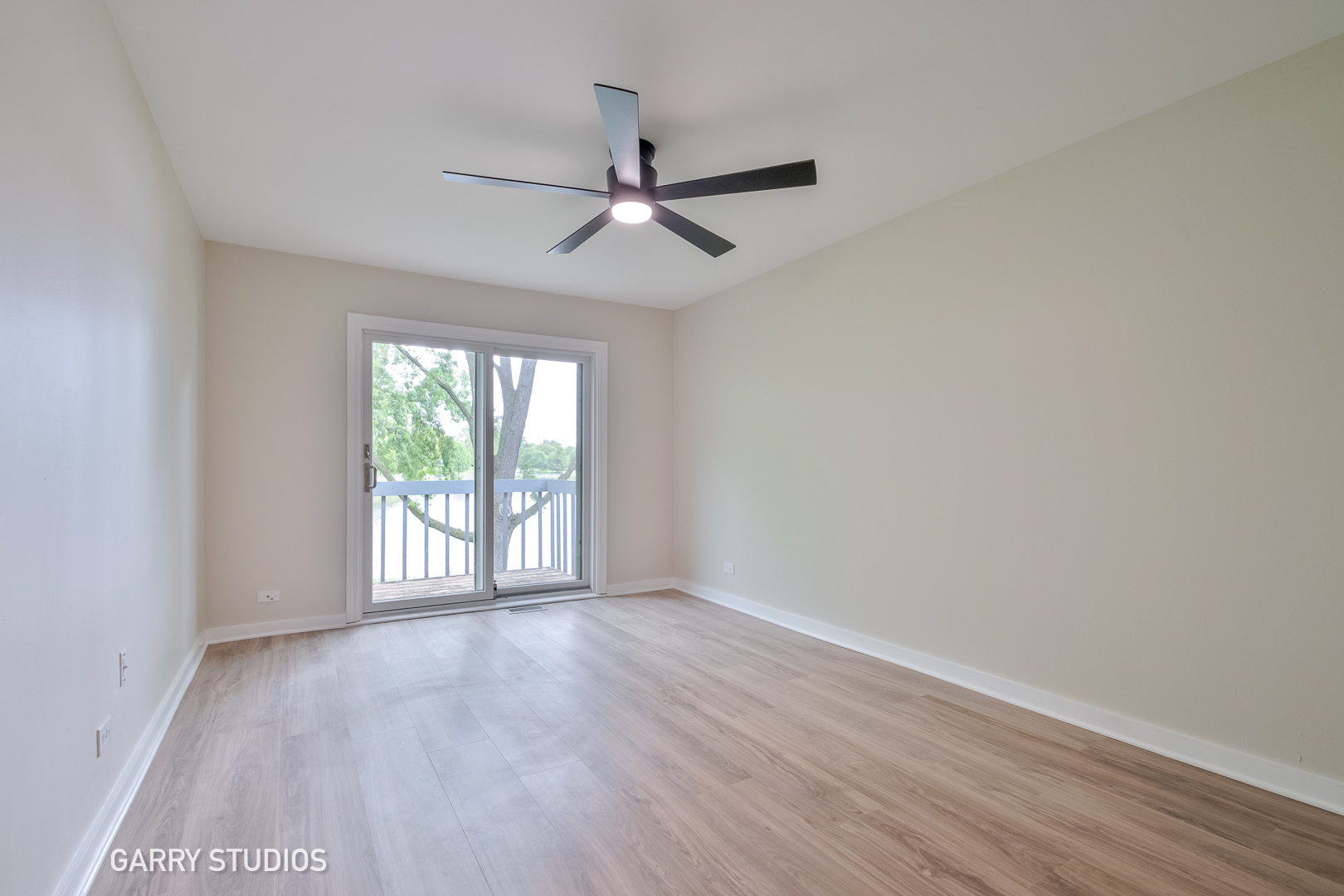 205 Lakeshore Lane Property Photo 14