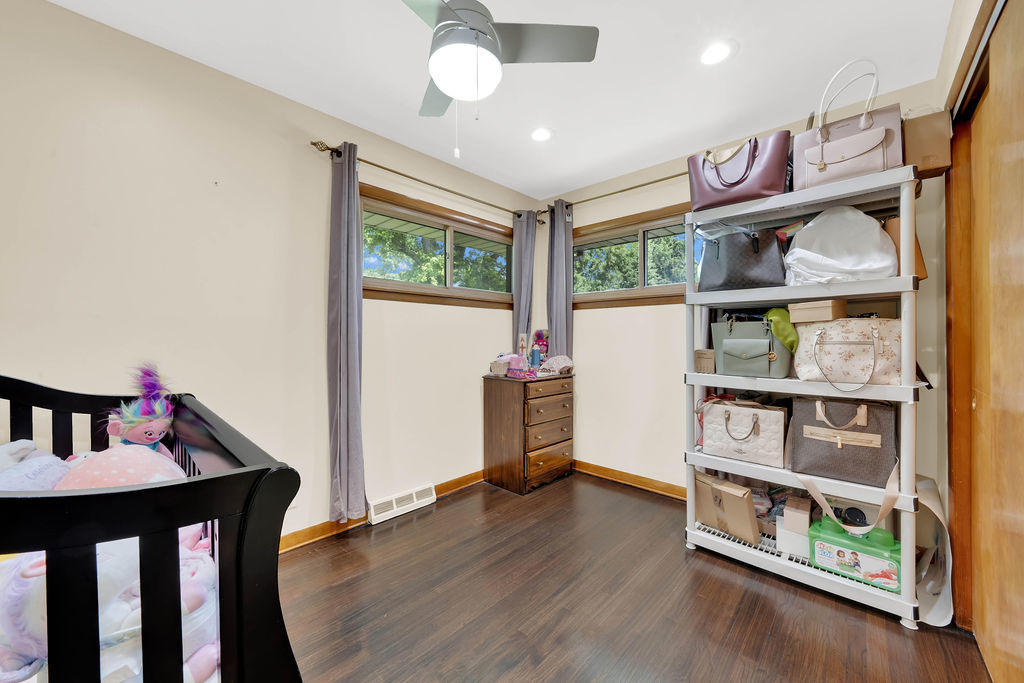 11400 S Ridgeland Avenue Property Photo 10