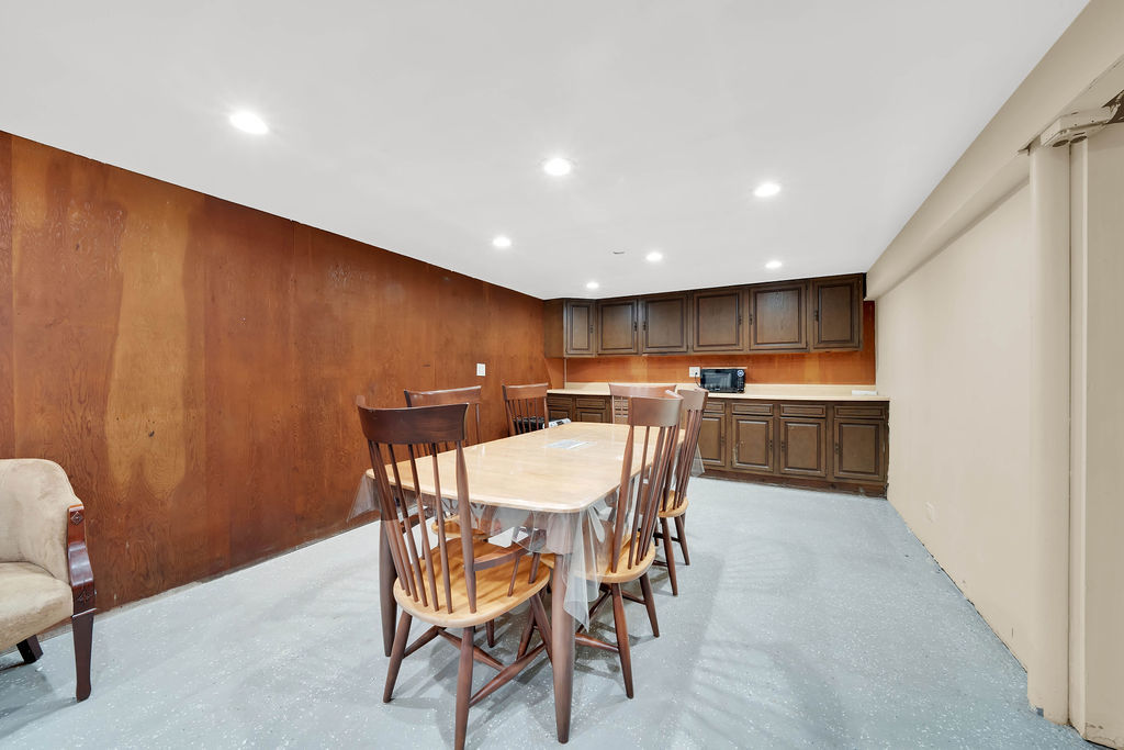 11400 S Ridgeland Avenue Property Photo 12