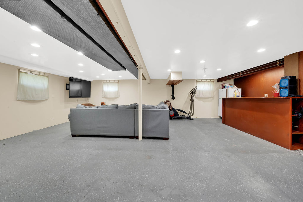 11400 S Ridgeland Avenue Property Photo 13