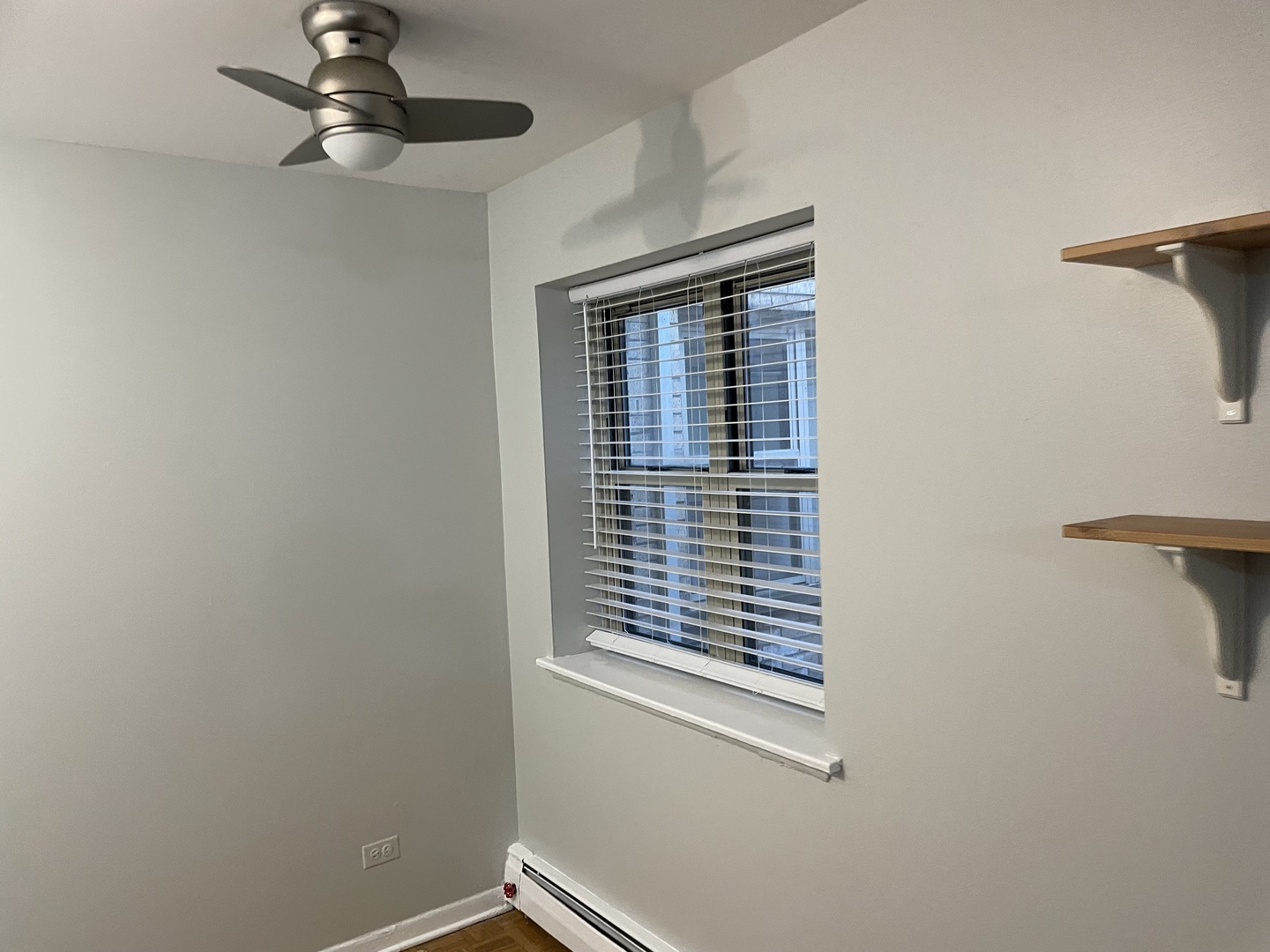420 W Aldine Ave Property Photo 3