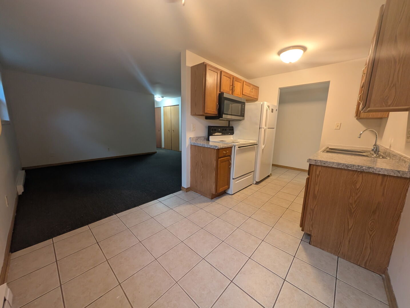 390 W Walnut Street Property Photo 9