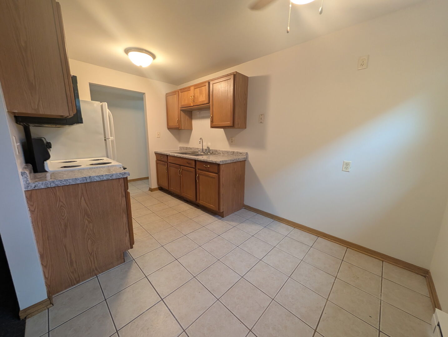 390 W Walnut Street Property Photo 10