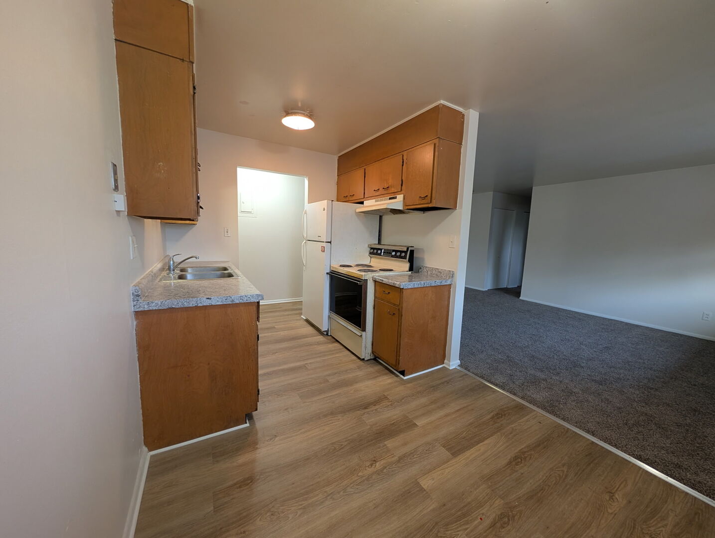 390 W Walnut Street Property Photo 13