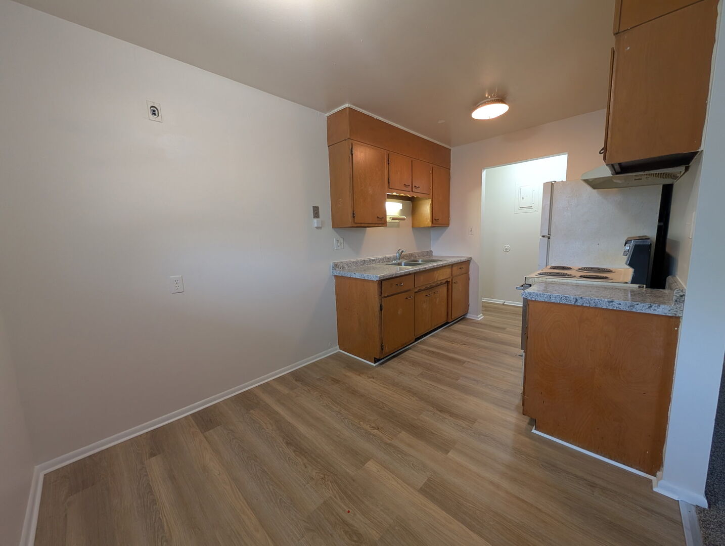 390 W Walnut Street Property Photo 14