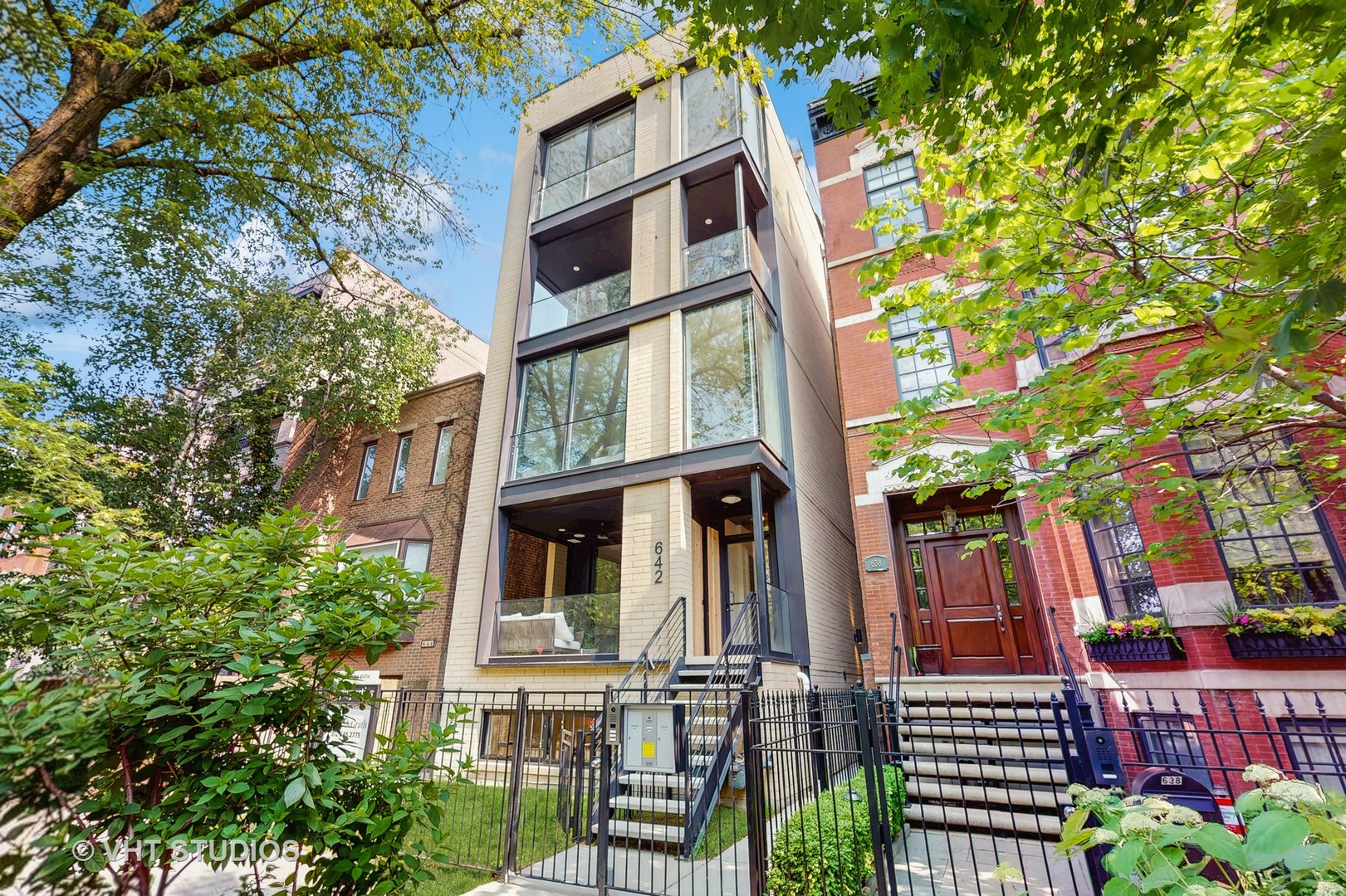 642 W Webster Avenue 1 Property Photo 2