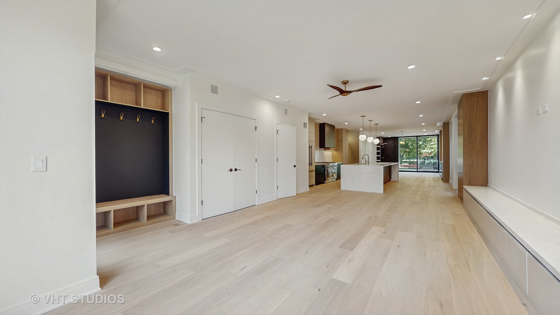 642 W Webster Avenue 1 Property Photo 5