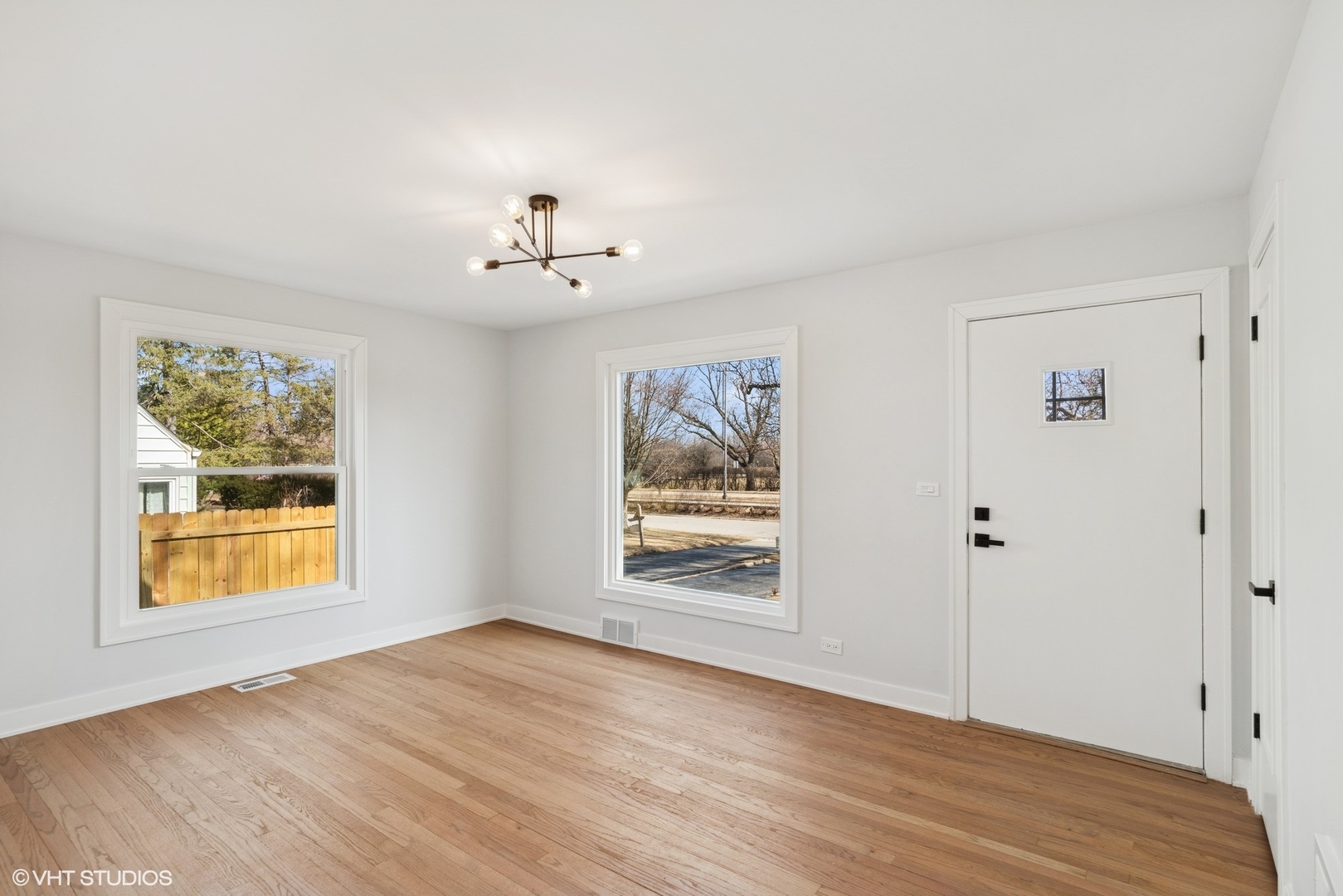 1552 Mccraren Road Property Photo 4