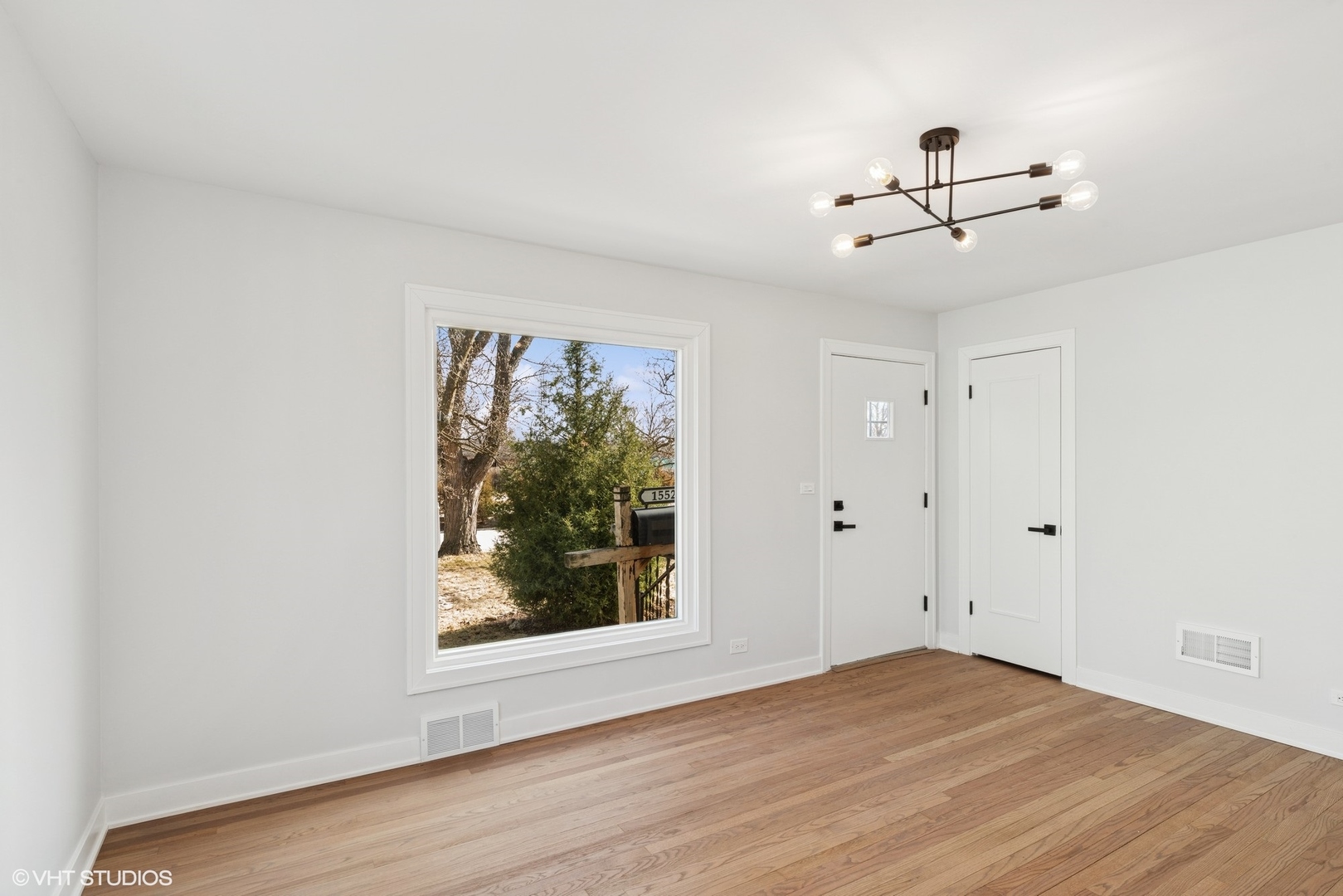 1552 Mccraren Road Property Photo 5