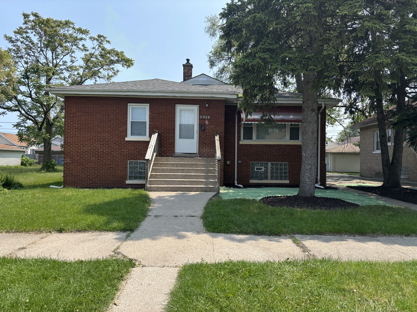 655 HIRSCH Avenue Property Photo 1