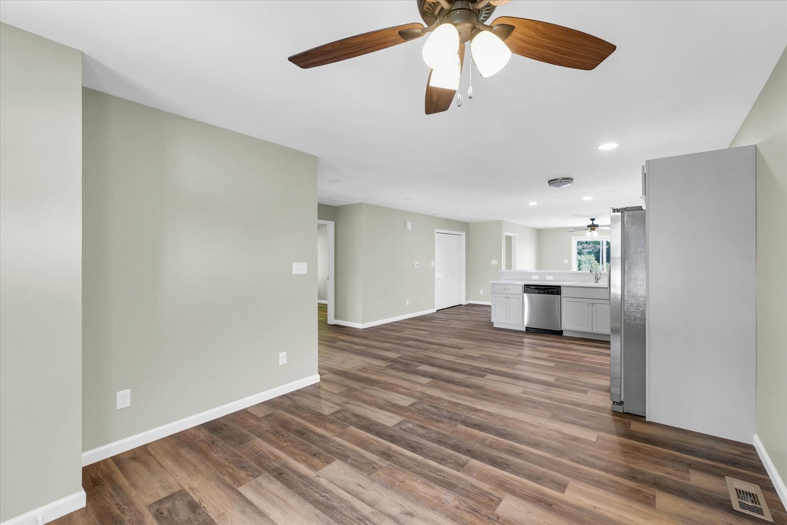 205 E Fairfield Street Property Photo 8