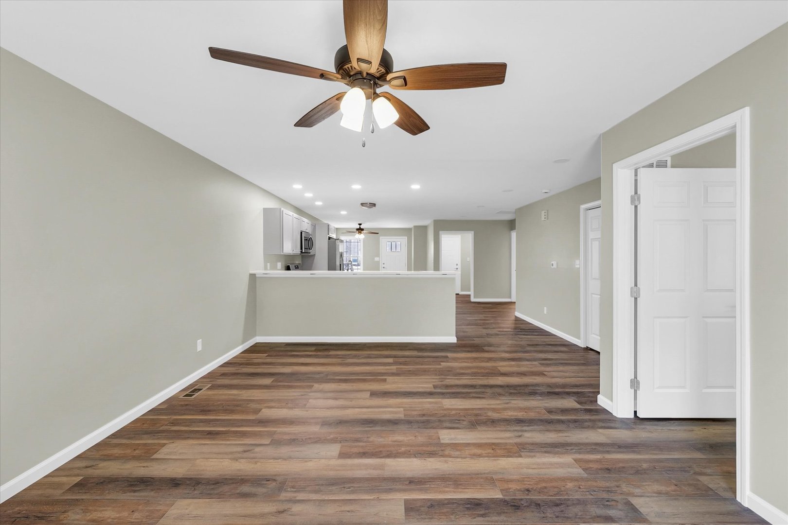 205 E Fairfield Street Property Photo 11