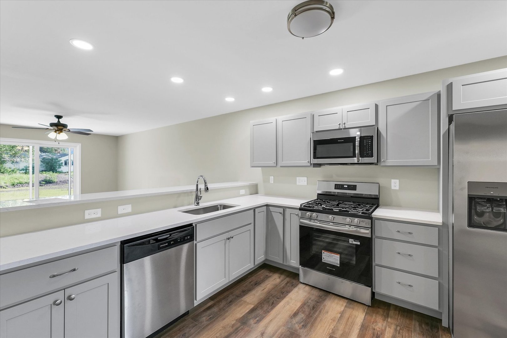 205 E Fairfield Street Property Photo 18