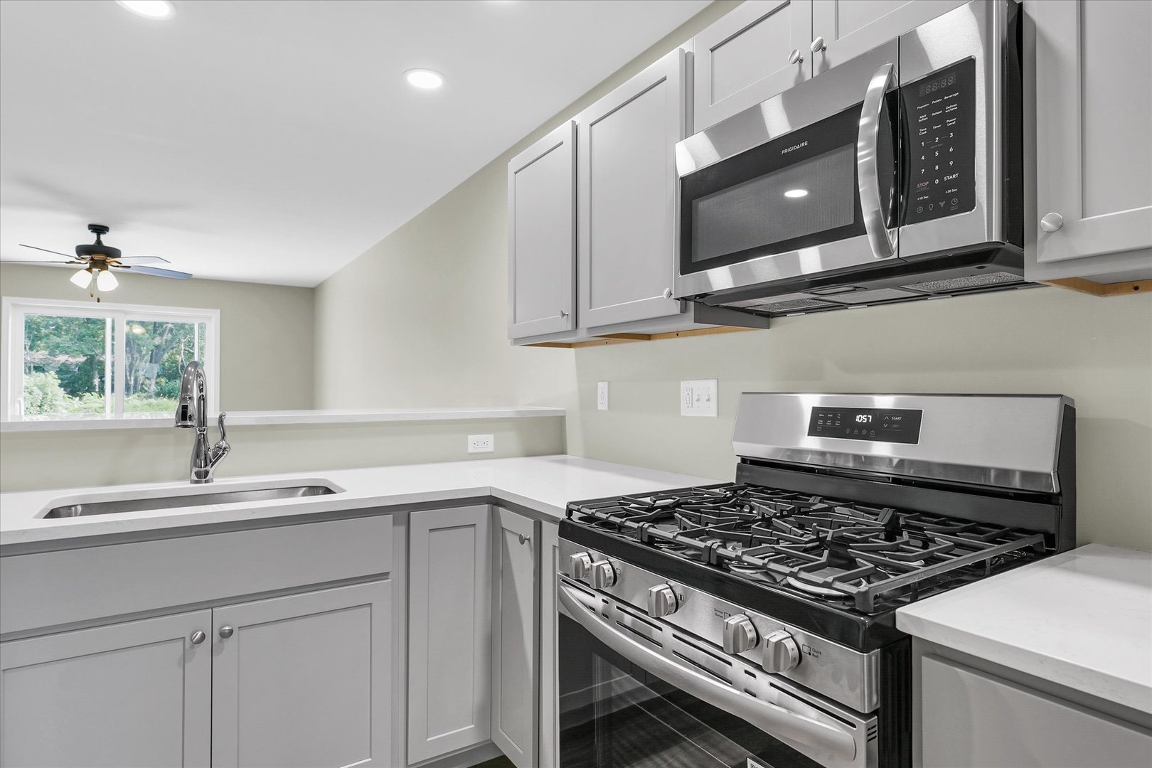 205 E Fairfield Street Property Photo 21