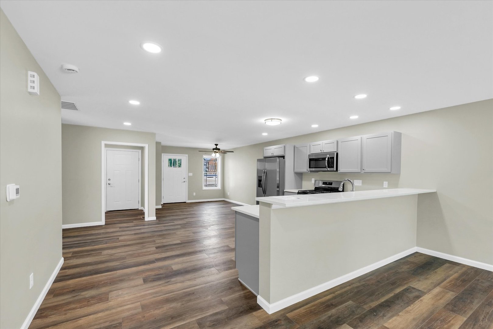 207 E Fairfield St Property Photo 8