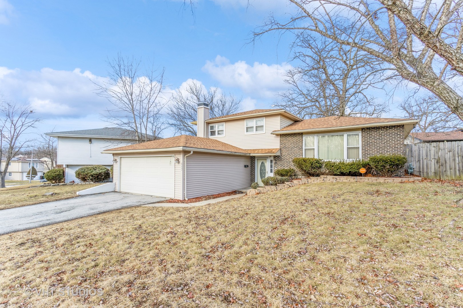 667 Sullivan Ln Property Photo 1