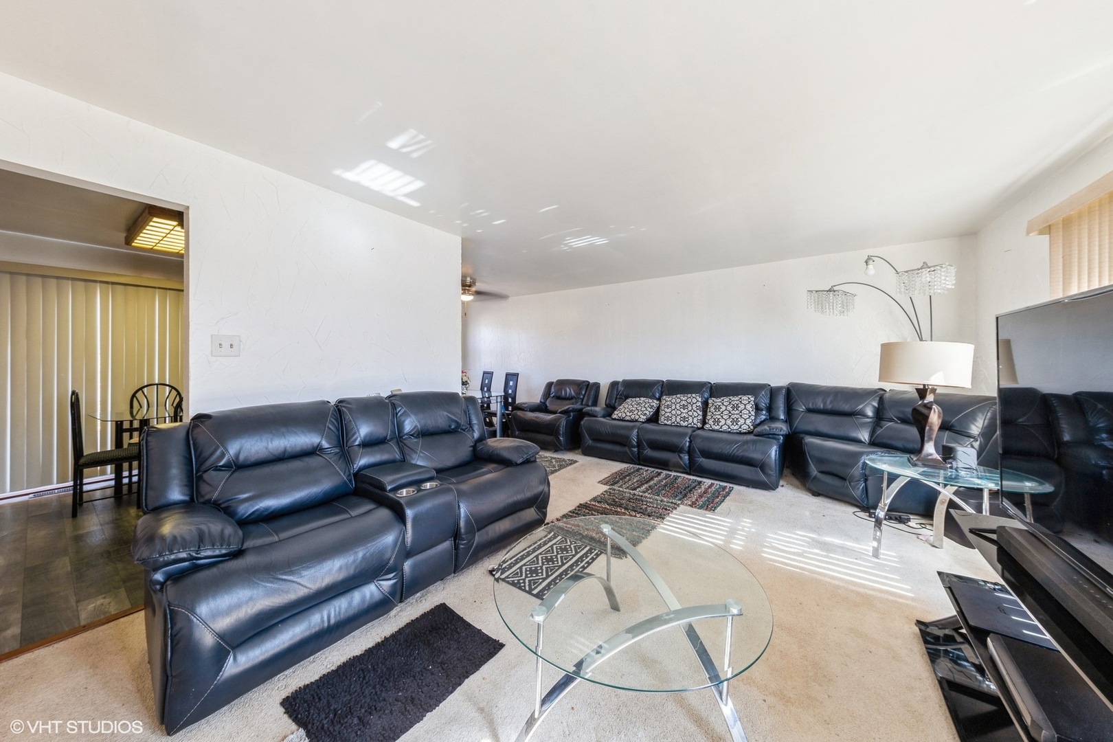 667 Sullivan Ln Property Photo 3