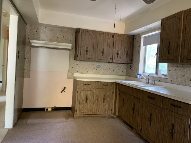 323 Windsor Street Property Photo 5