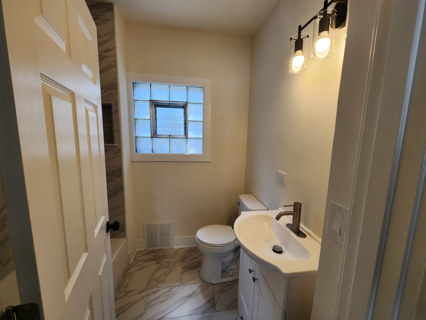 12416 S Carpenter Street Property Photo 14