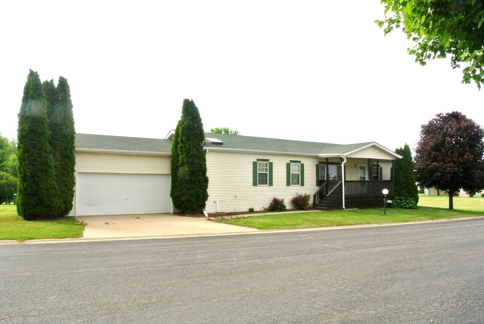 894 Meadowlark Circle Property Photo 1