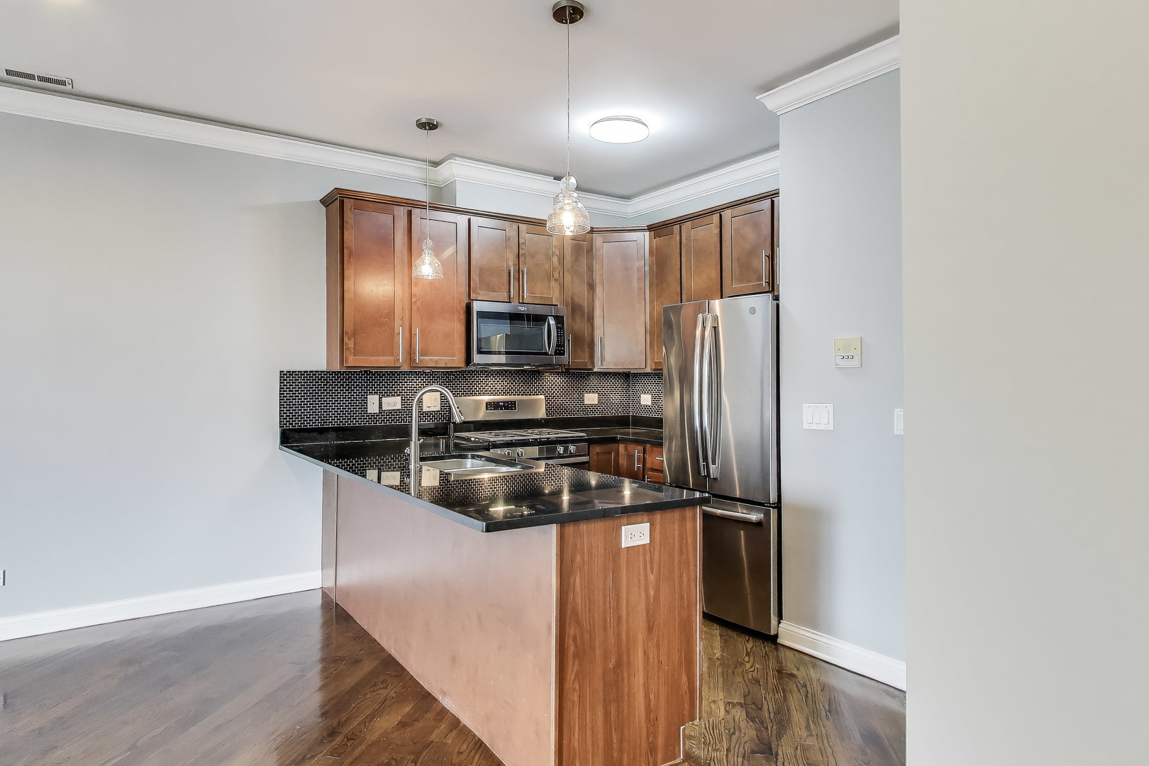 2812 W Chicago Ave Property Photo 8