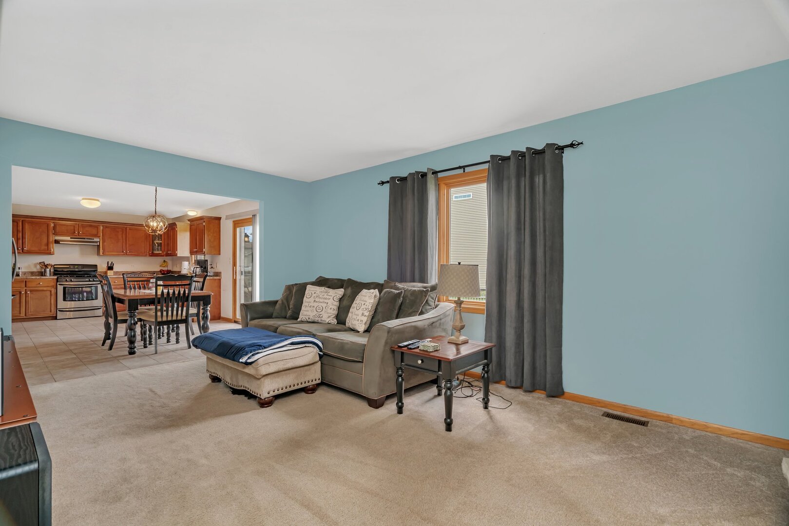 601 High Grove Drive Property Photo 8