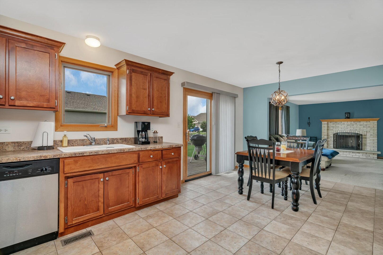 601 High Grove Drive Property Photo 12