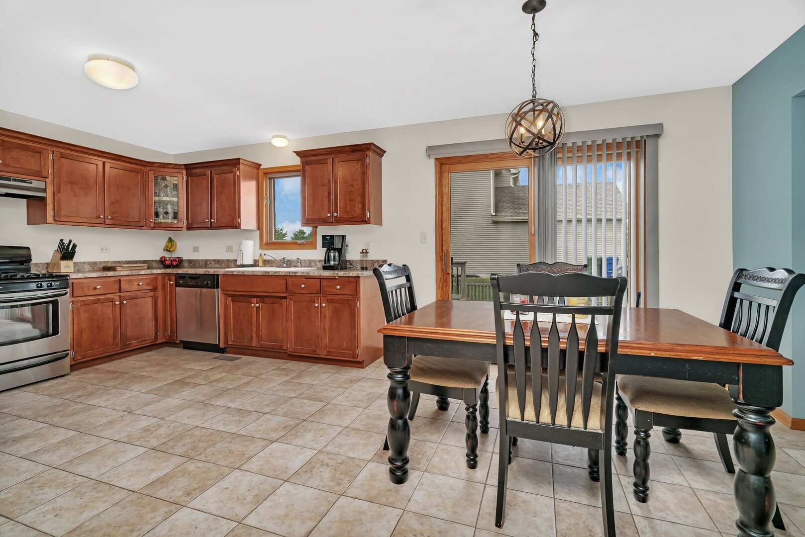 601 High Grove Drive Property Photo 14