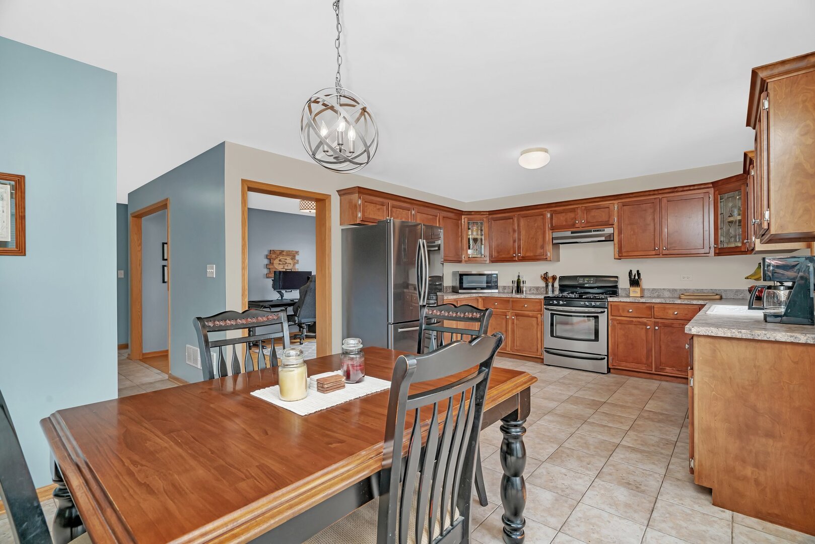 601 High Grove Drive Property Photo 15