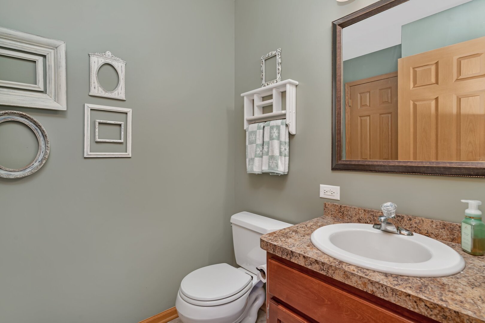 601 High Grove Drive Property Photo 21
