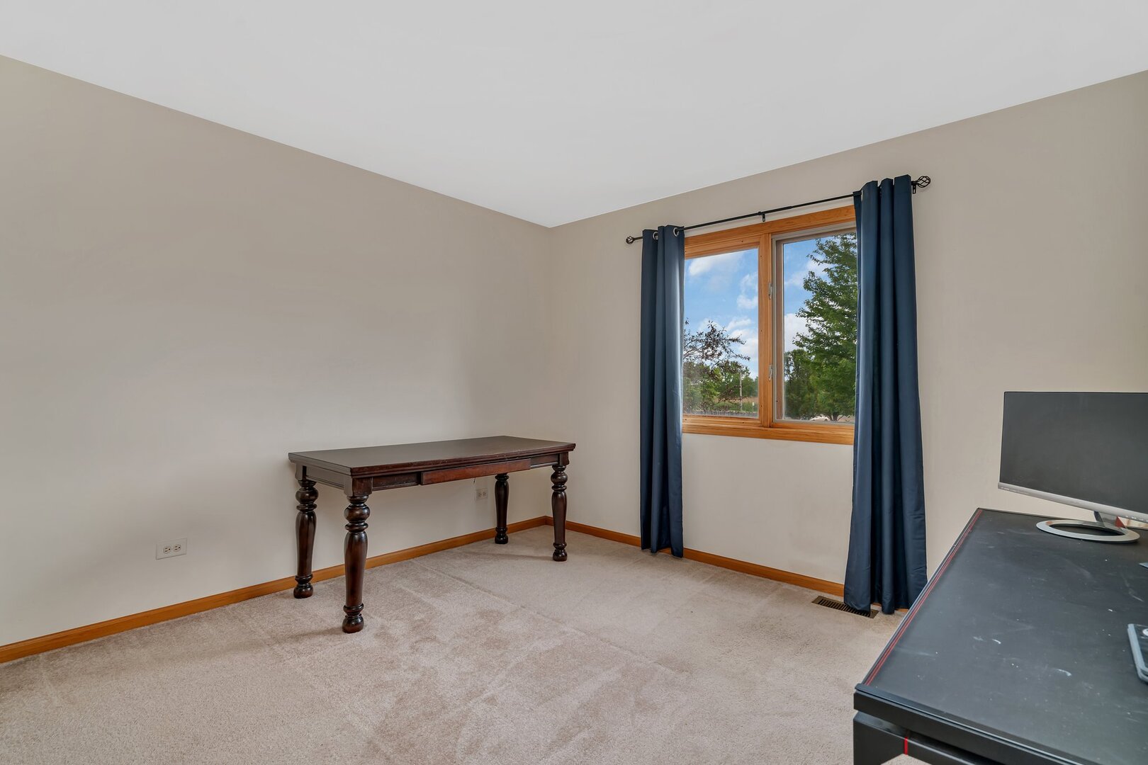 601 High Grove Drive Property Photo 28