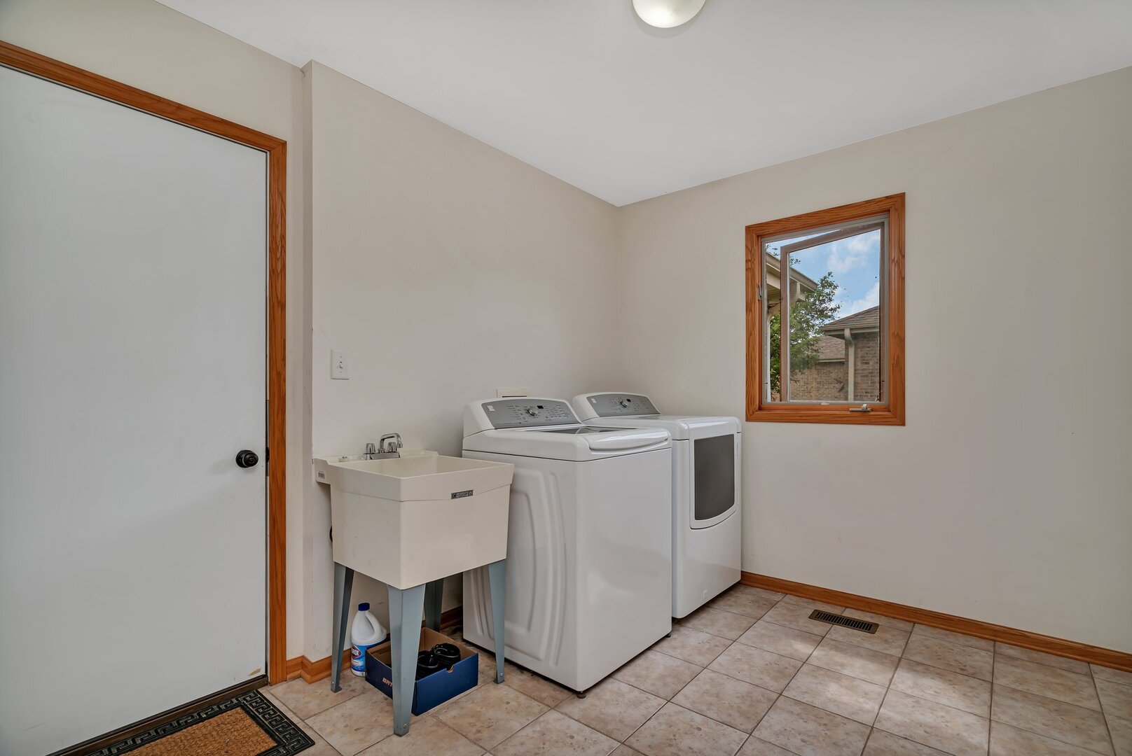 601 High Grove Drive Property Photo 30
