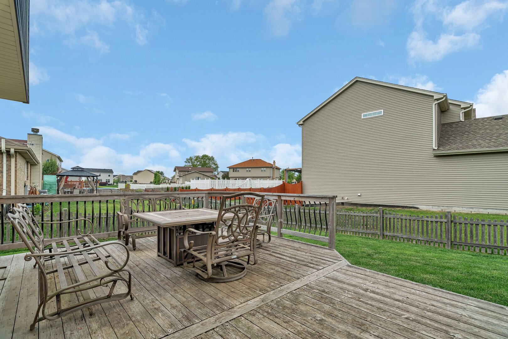 601 High Grove Drive Property Photo 34