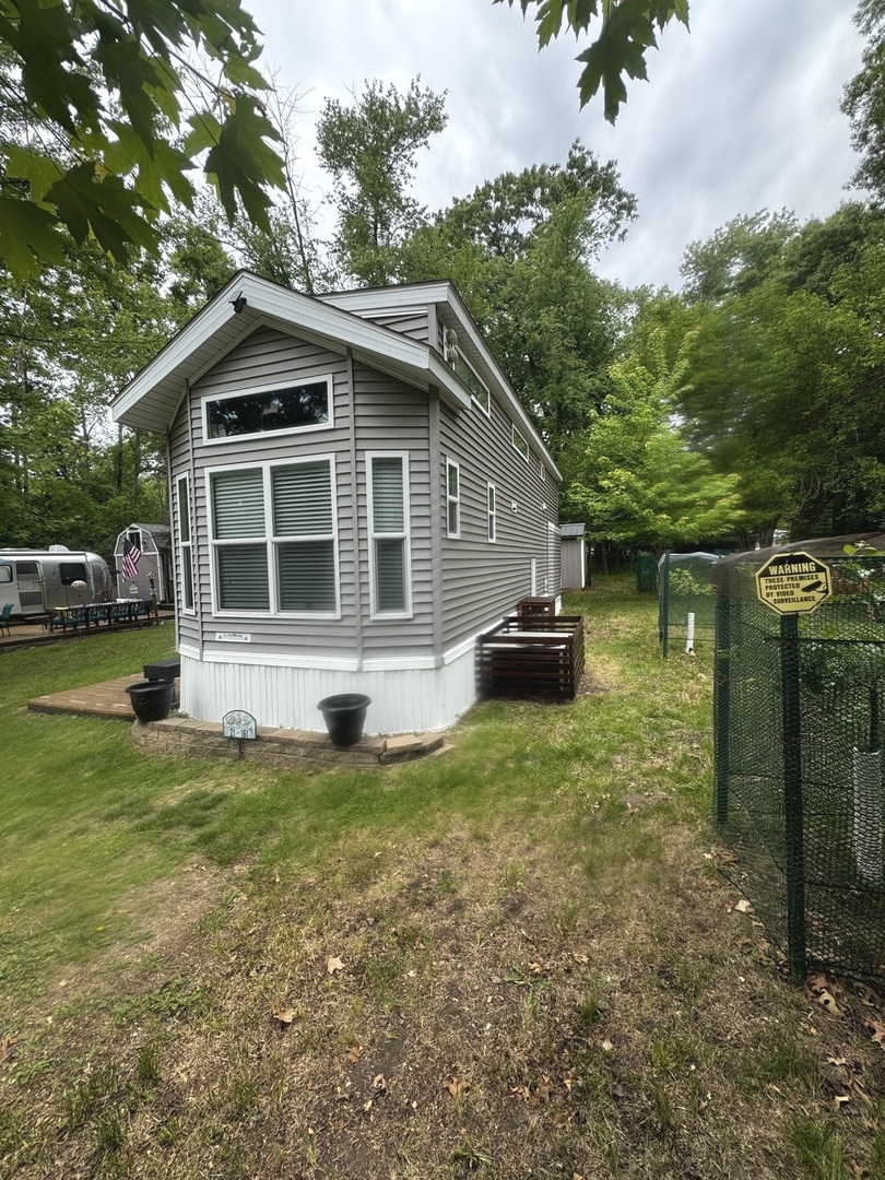 21-161 Woodhaven Lakes Property Photo 4