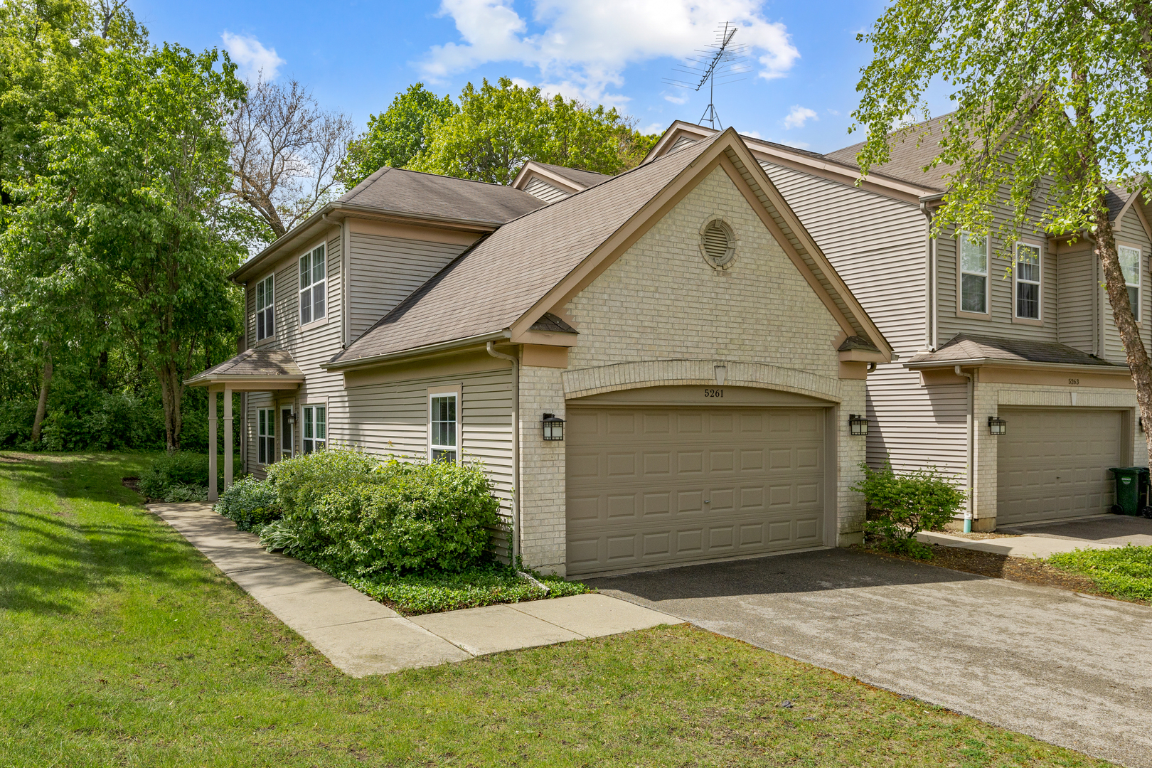 5261 Pebble Lane Property Photo 1
