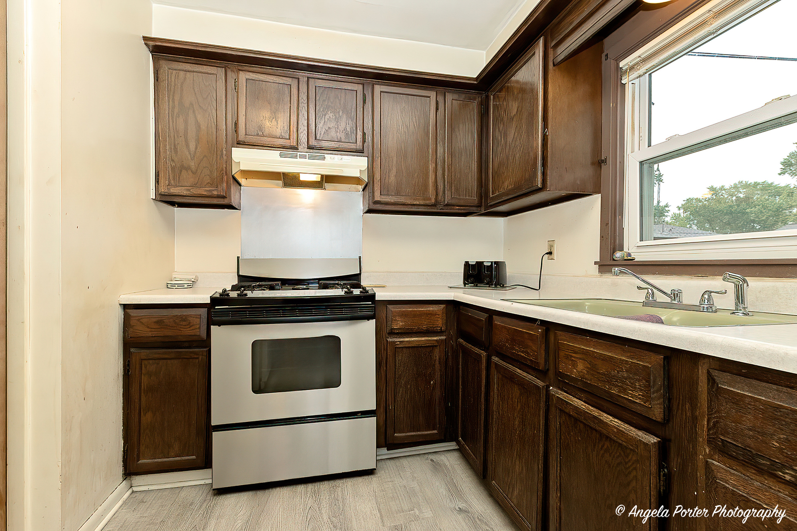 1720 Rogers Avenue Property Photo 6