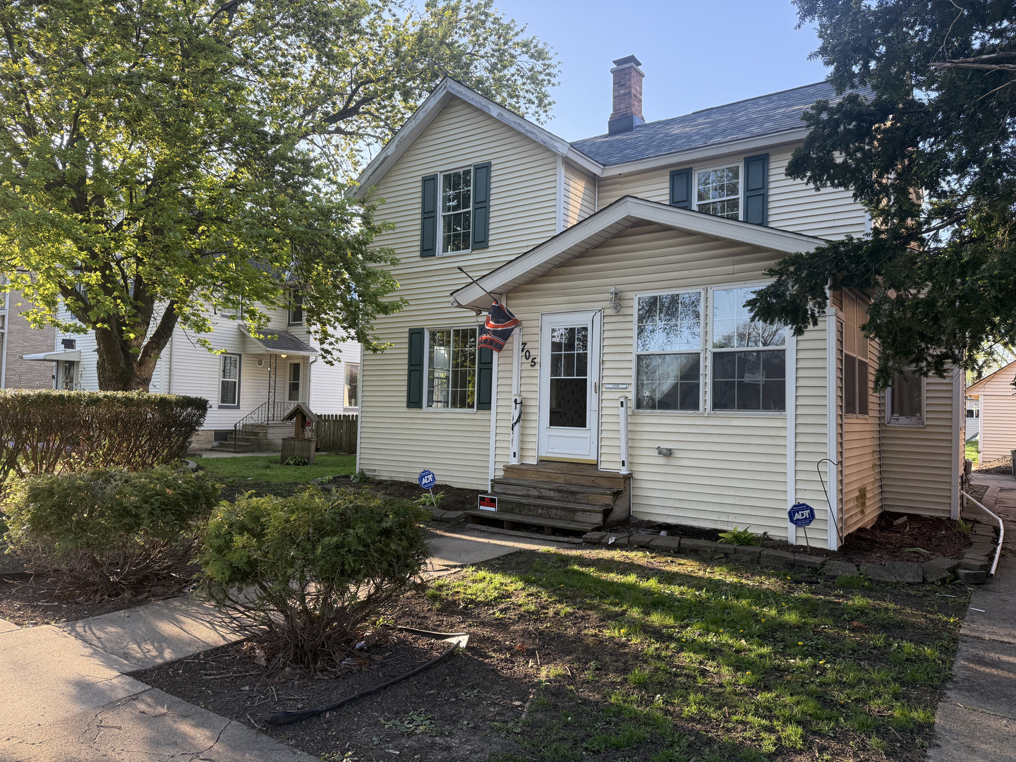 705 Campbell Street Property Photo 1