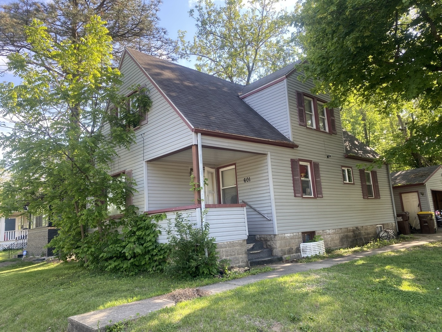 601 S Henrietta Avenue Property Photo 1