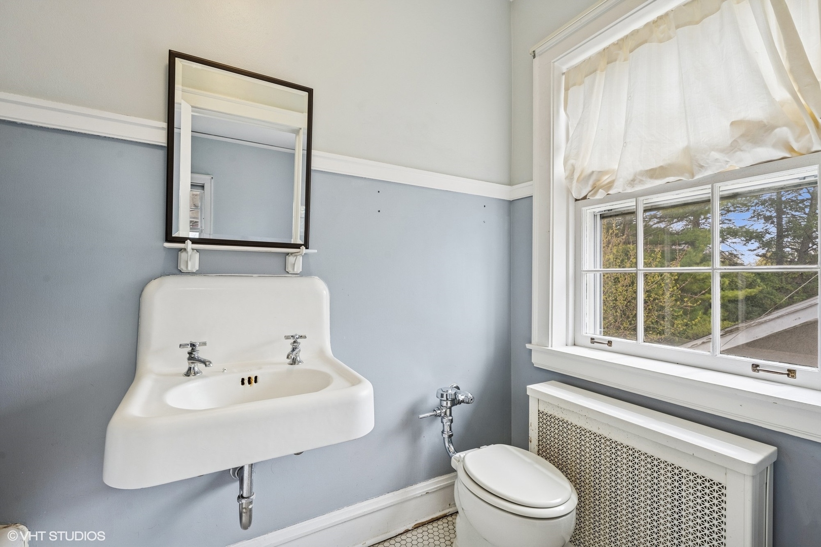 1025 Sheridan Road Property Photo 24