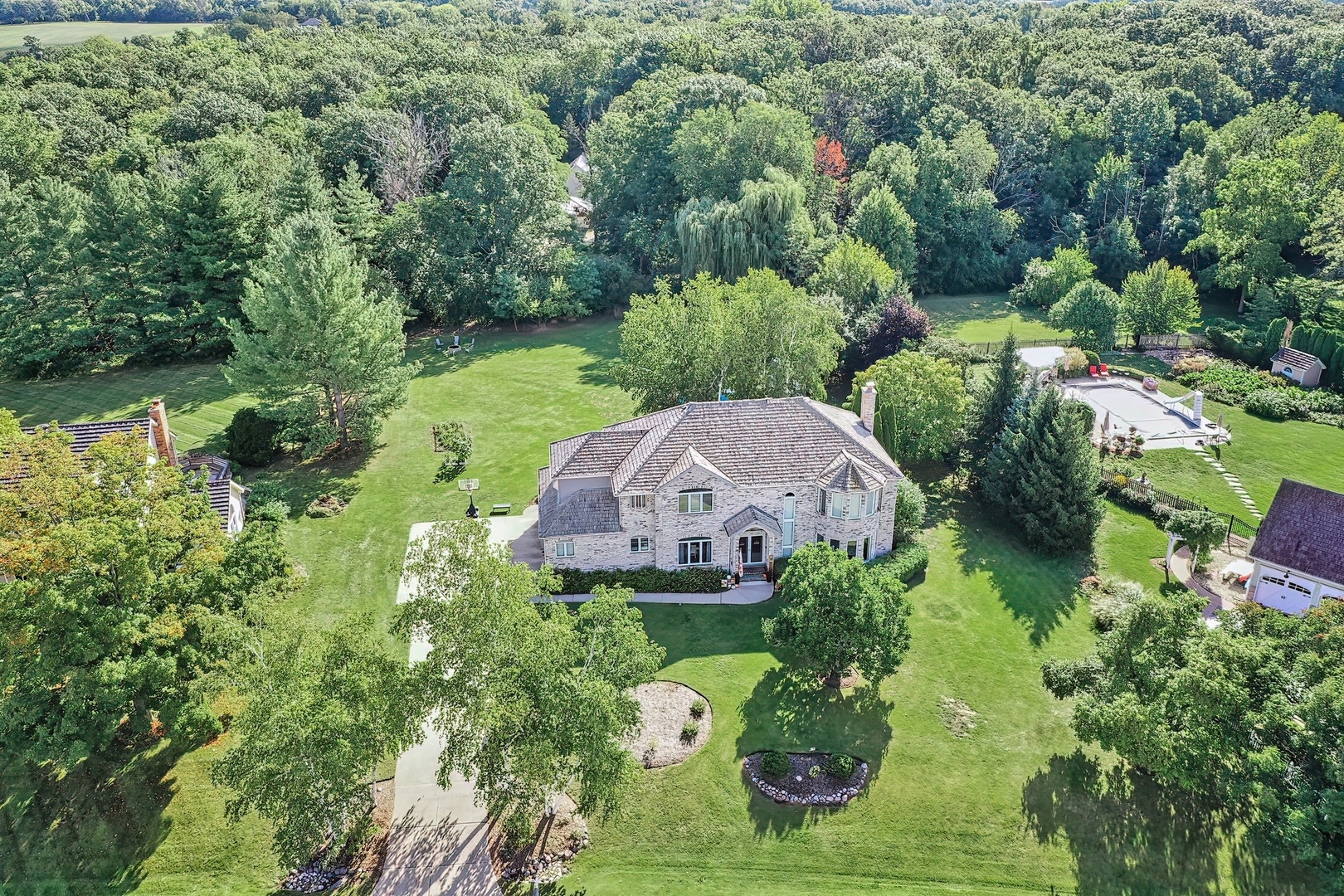 1551 Daybreak Drive Property Photo 1