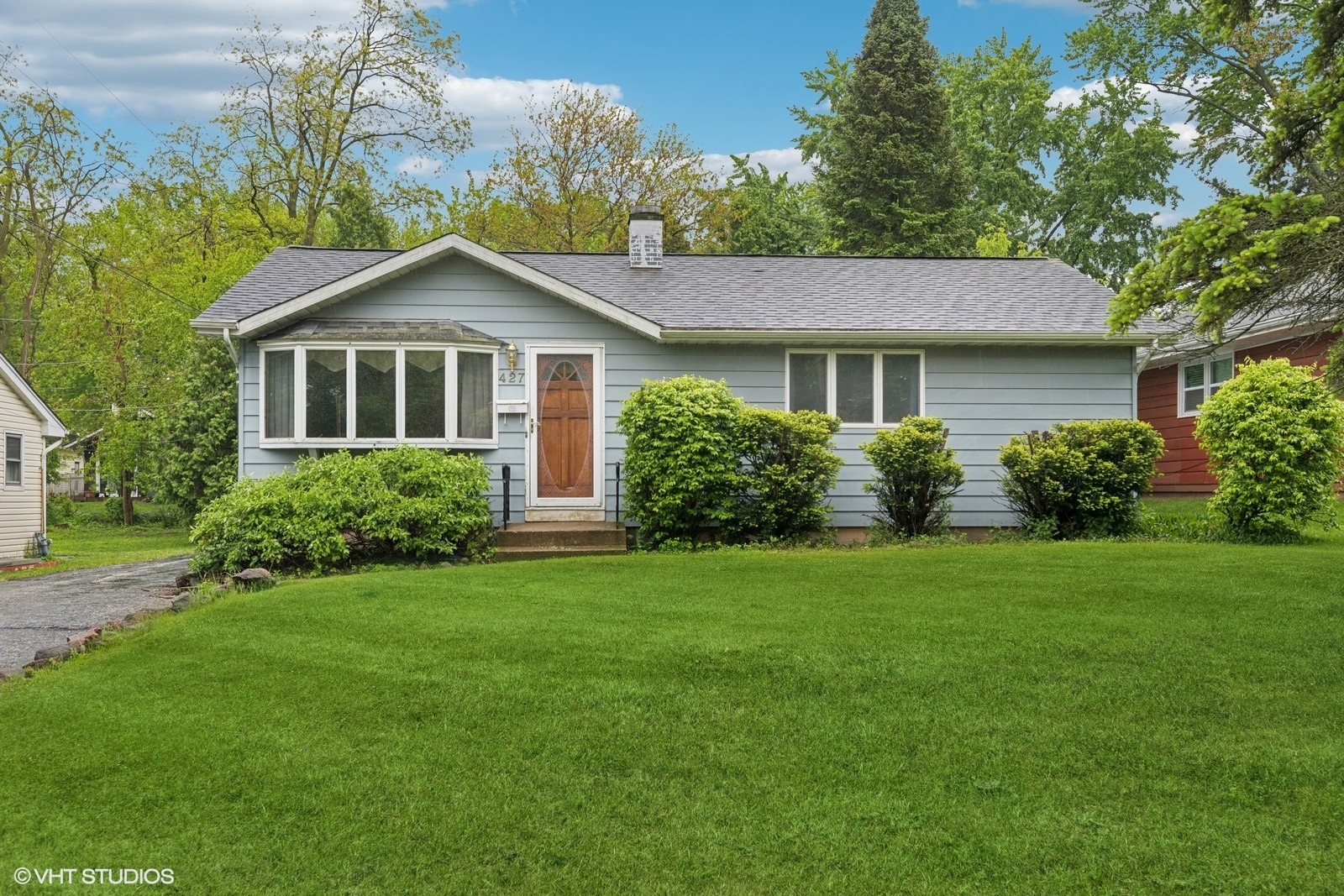 427 Lawrence Avenue Property Photo 1
