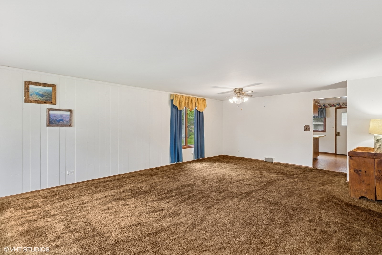 427 Lawrence Avenue Property Photo 5