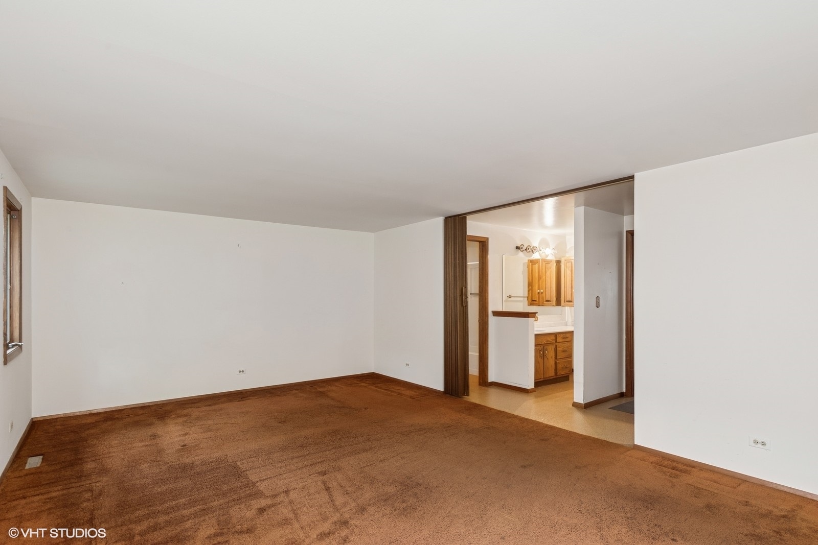 427 Lawrence Avenue Property Photo 10