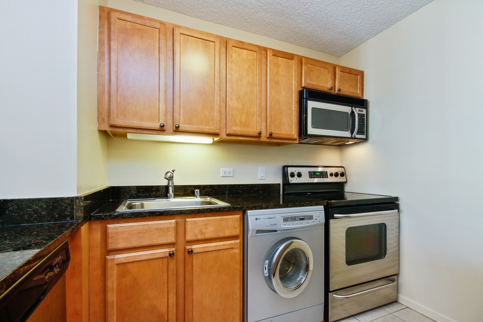 30 E Huron Street 2008 Property Photo 6