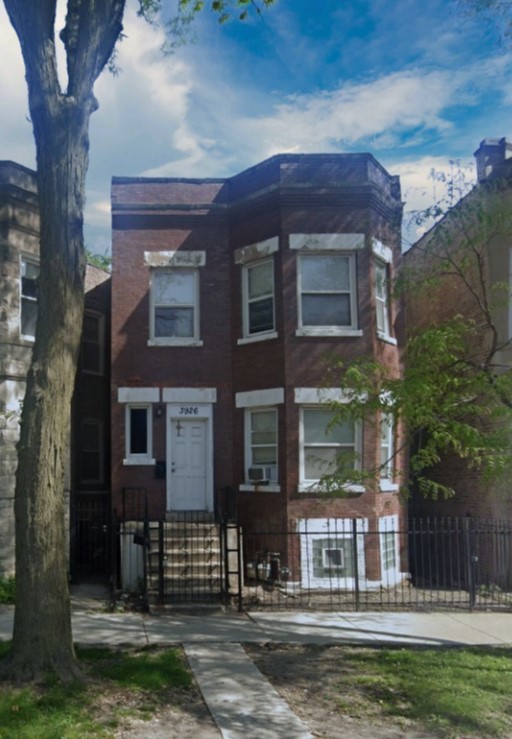 3926 W Flournoy Street Property Photo 1