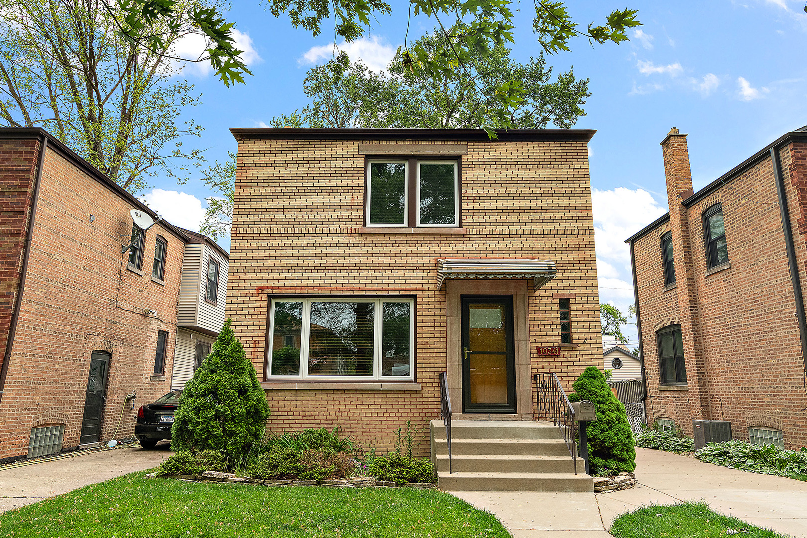 10341 S Trumbull Avenue Property Photo 2