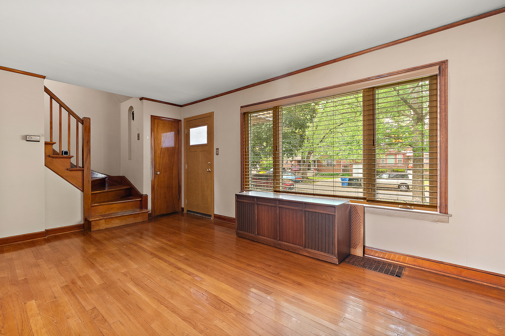 10341 S Trumbull Avenue Property Photo 3