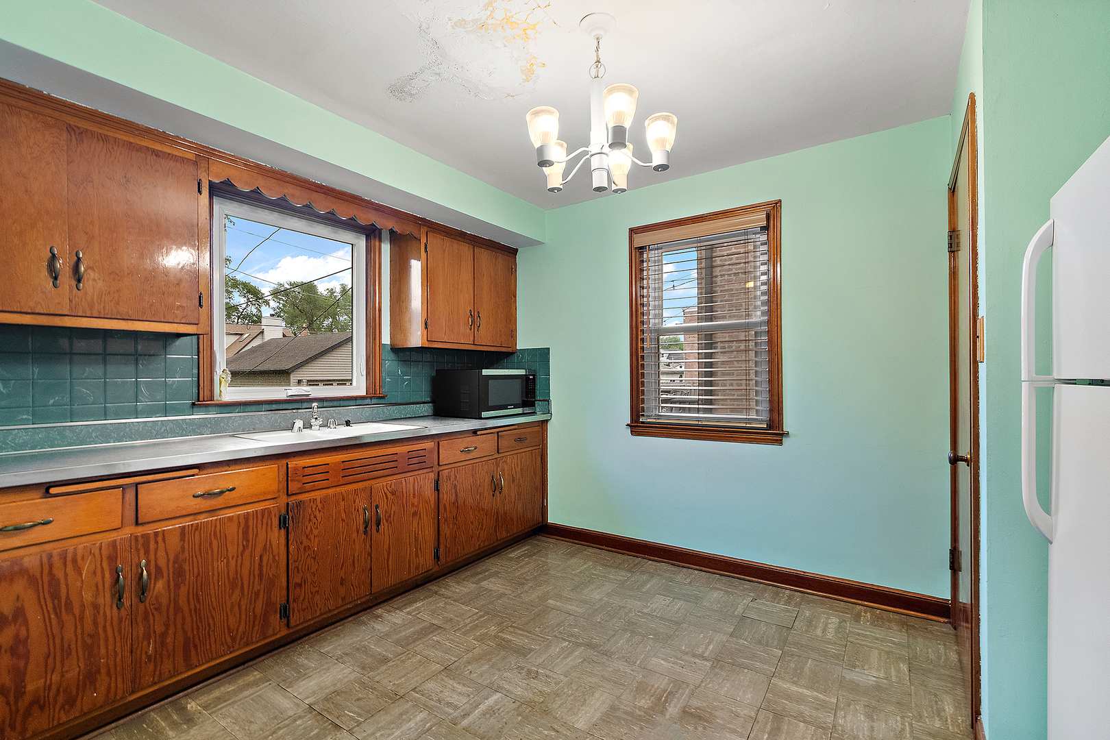 10341 S Trumbull Avenue Property Photo 7